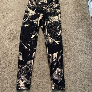 ❌sold❌Old navy active black and rose gold leggings